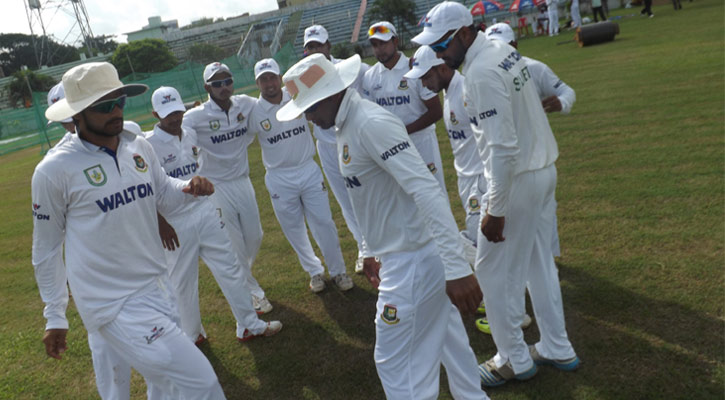 রাজশাহীতেও বৃষ্টিতে ভেসে গেল দ্বিতীয় দিন