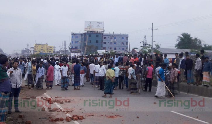Highway blocked as police held Shreepur AL leader