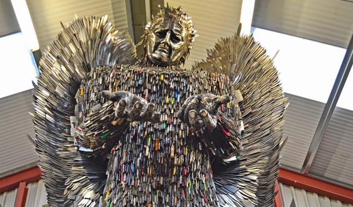 100,000 weapons turned into Knife Angel sculpture