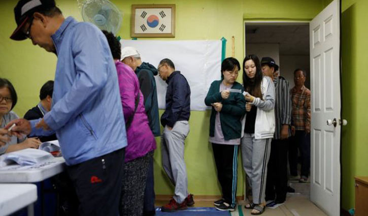 Polls open to choose new S Korea president