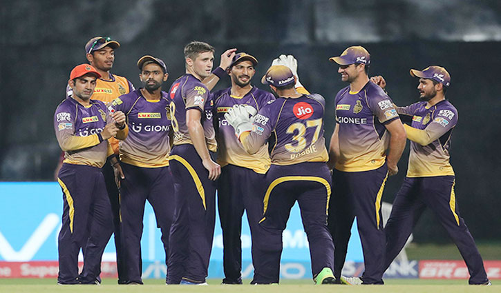 Kolkata beat Hyderabad by 17 runs