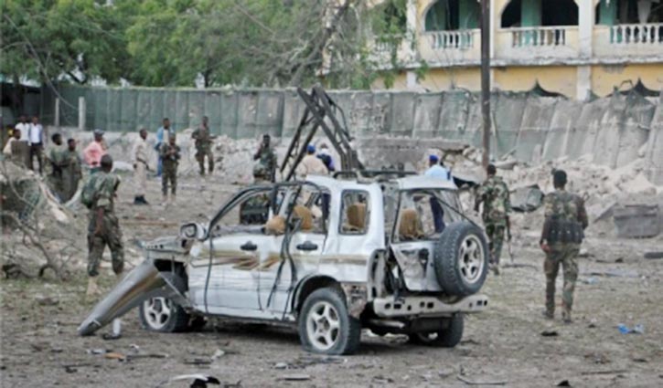 10 killed in Somalia bomb attacks