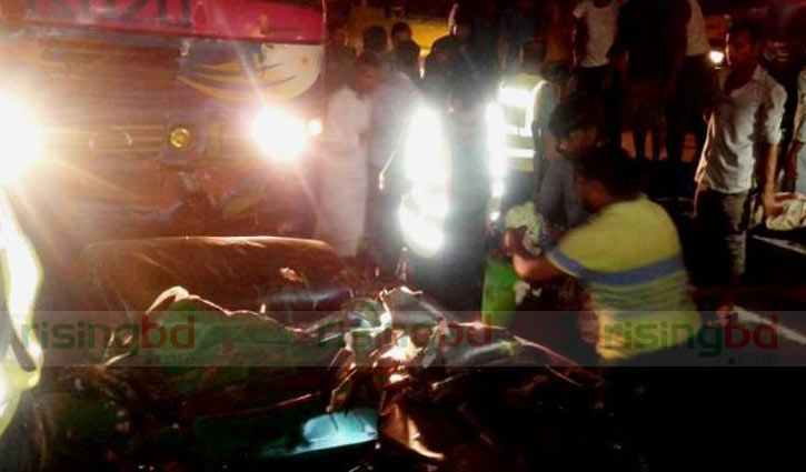 Bus kills 4 of a family among 5 in Ctg
