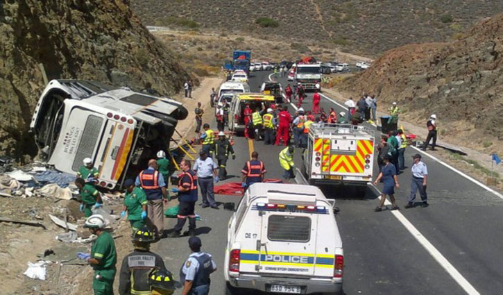 18 killed as bus turns turtle in South Africa