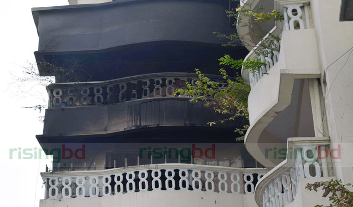 Building owner, night guard held