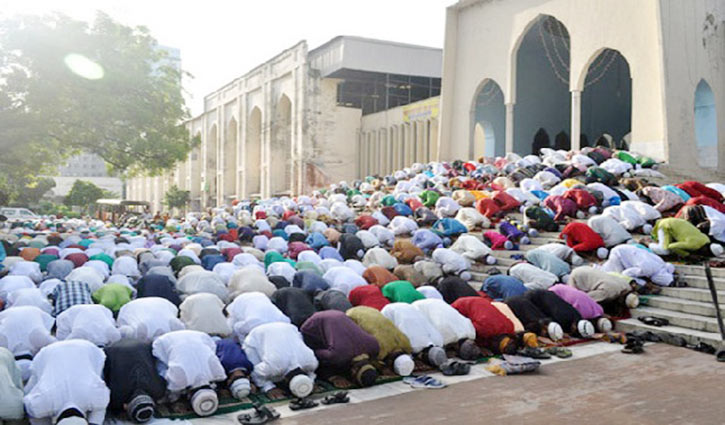 First Eid jamaat held at Baitul Mukarram