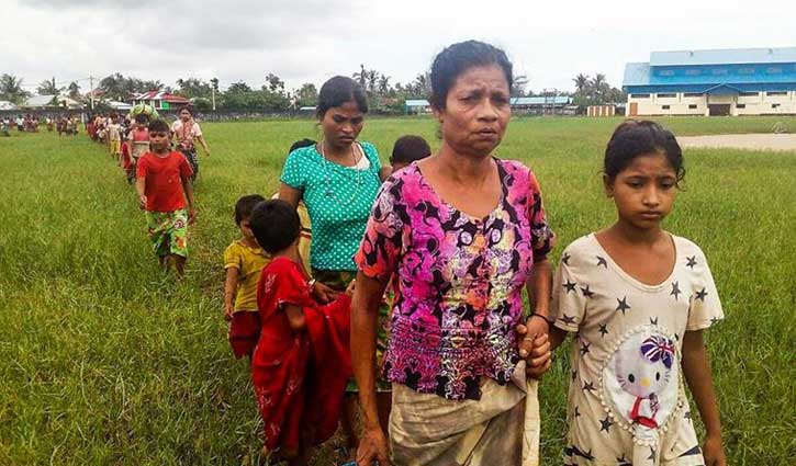 Myanmar forces ‘fire on fleeing Rohingyas’