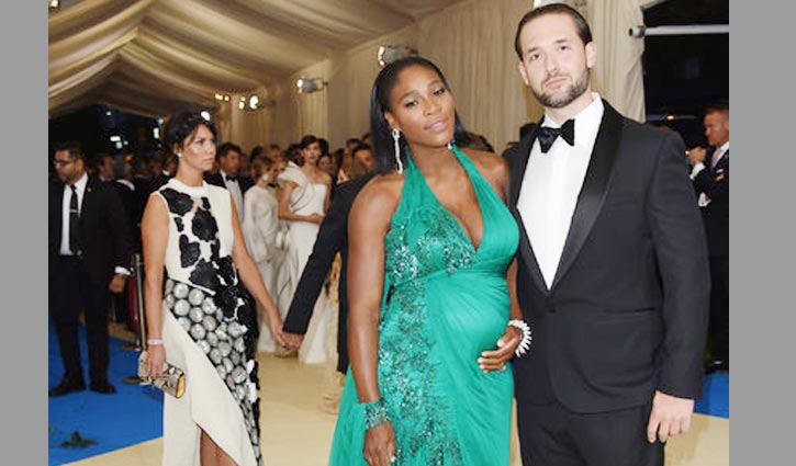 Serena Williams gives birth to her first child