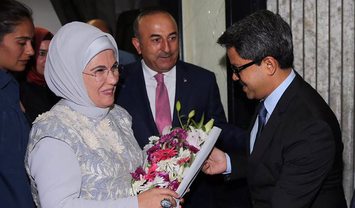 Turkish first lady visits Bangladesh to see Rohingya plight
