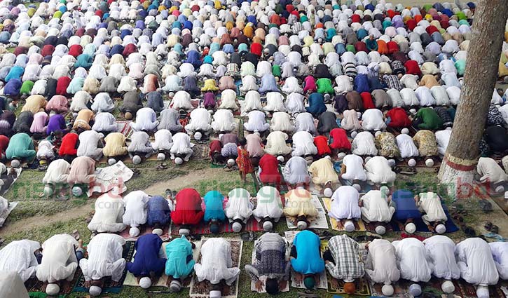 Eid Jamaat held peacefully at Sholakia