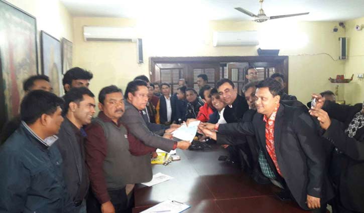 Businessman Atiq picks up AL nomination form