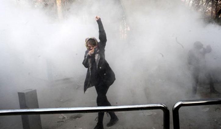 Iran protests: Violence on third day of demonstrations (Video)