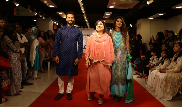 লা রিভের নতুন শোরুম উদ্বোধন