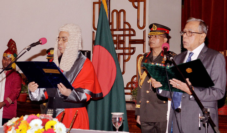 New Chief Justice takes oath