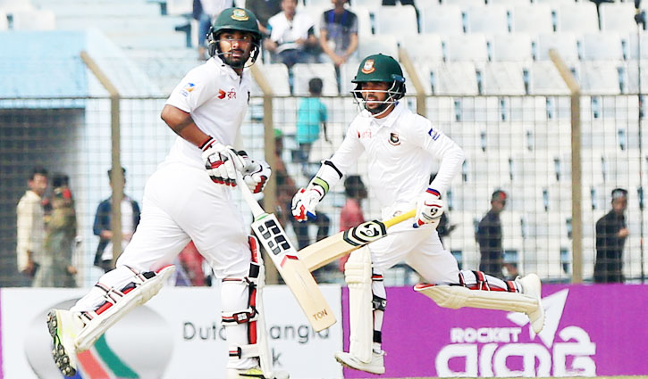 Mominul's ton propels Bangladesh to cross 200