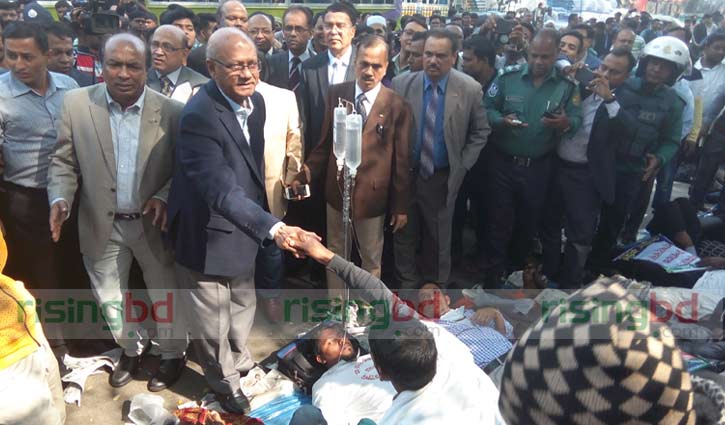 Teachers on hunger strike reject Nahid's assurance