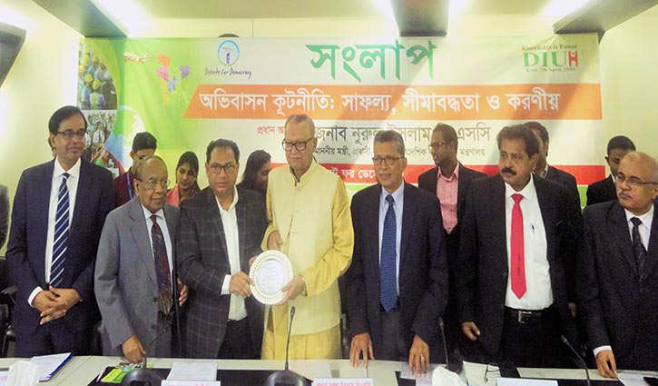 Over 9.5 lakh Bangladeshis go abroad with jobs in 2017