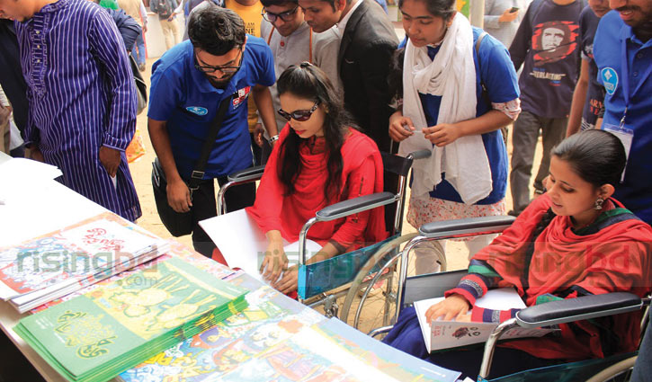 ওদেরও ইচ্ছে করে বিভিন্ন লেখকের বই পড়তে ওদেরও ইচ্ছে করে বিভিন্ন লেখকের বই পড়তে