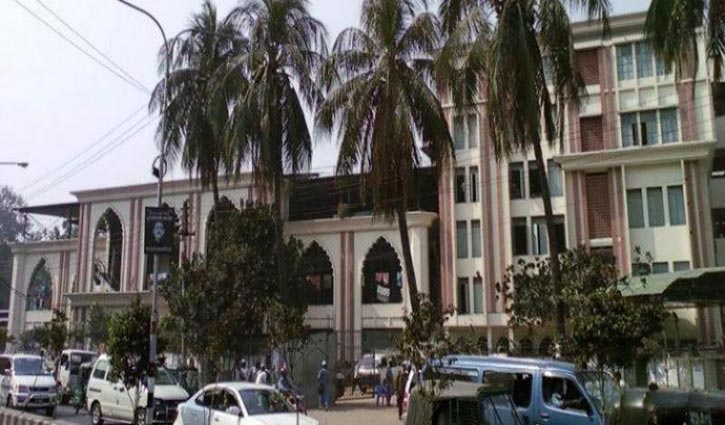 কাকরাইল মসজিদ ঘিরে রেখেছে পুলিশ