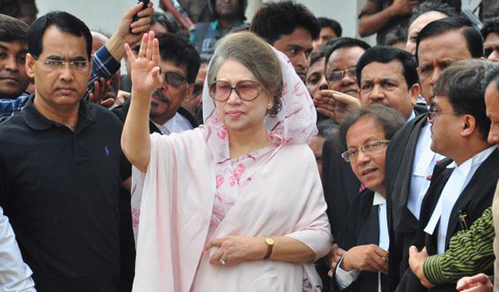 Khaleda Zia's lawyers sit emergency meeting