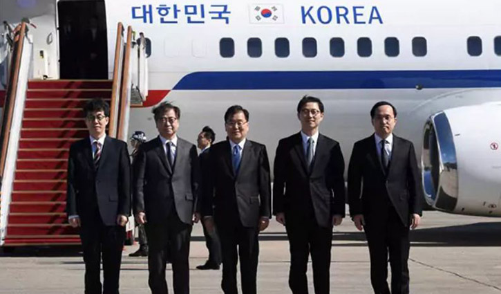 North Korea's Kim Jong-un meets South Korean envoys