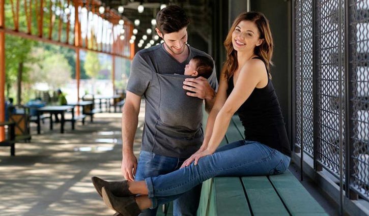 নতুন মা-বাবার জন্য অভিনব পোশাক