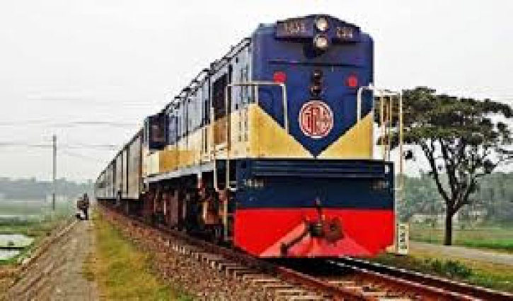 Youth dies falling from train roof in Gazipur