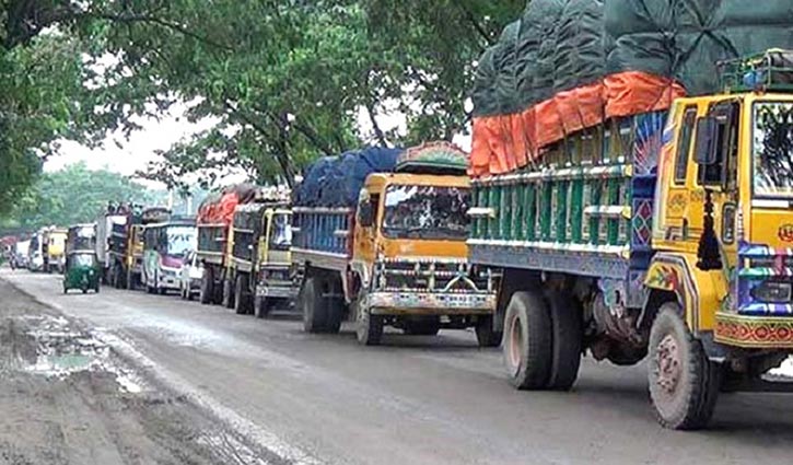 Long tailback on Dhaka-Chittagong highway