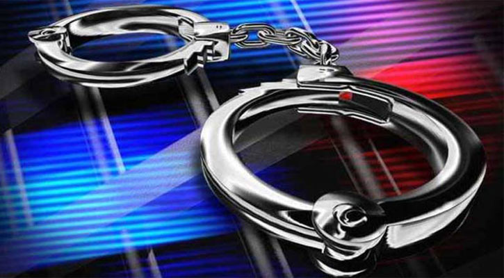 10 fake DB men held in city