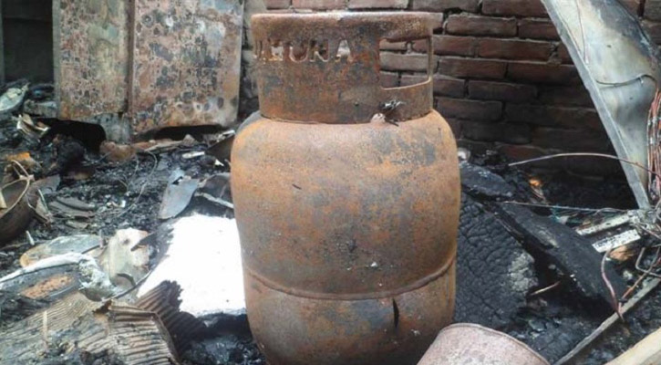 Child killed in Ctg gas cylinder explosion