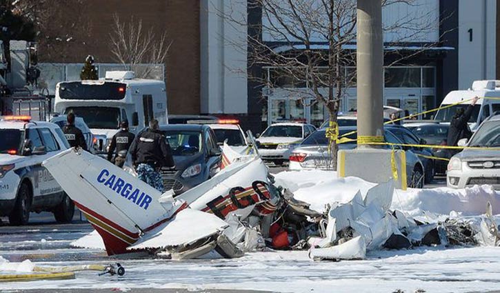 Planes collide over Canada shopping mall, killing one