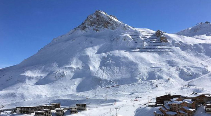 Avalanche in France kills 4