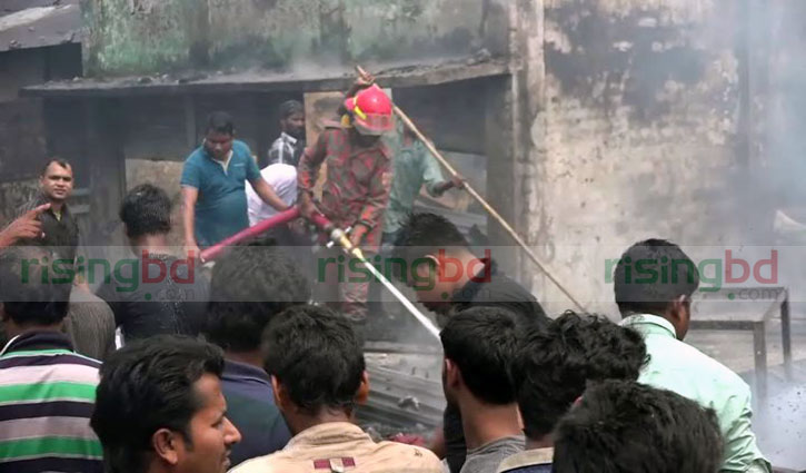 কিশোরগঞ্জে বাজারে অগ্নিকাণ্ড কিশোরগঞ্জে বাজারে অগ্নিকাণ্ড