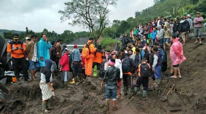 Landslide kills 12 in Indonesia