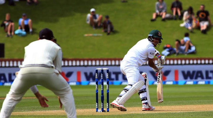 Latham ton leads New Zealand fightback 