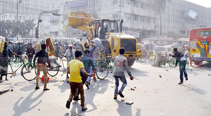 Paltan hawkers protest eviction