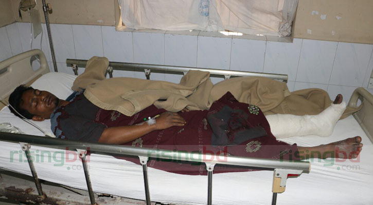 5 cops among 6 hurt in Khulna gunfight