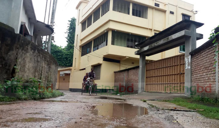 সাকিব আল হাসানের বাড়ির রাস্তার বিবর্ণ দশা