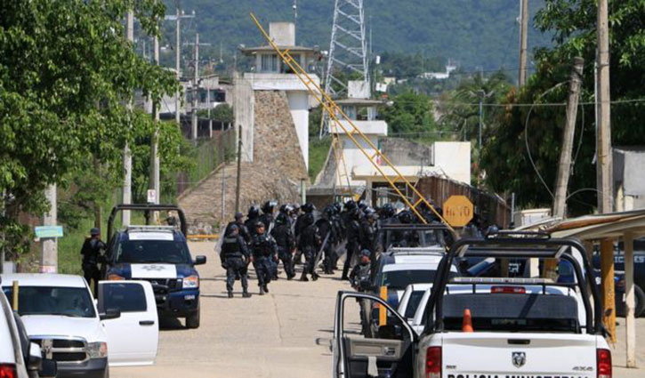 28 killed in brutal Mexico prison fight 