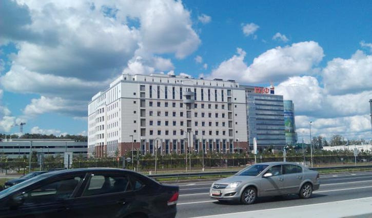 3 killed in Moscow court shooting