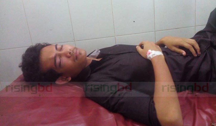 Case filed over beating journo at RU