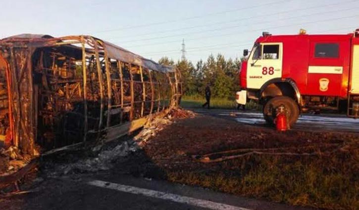 13 killed in Russia bus-truck collision
