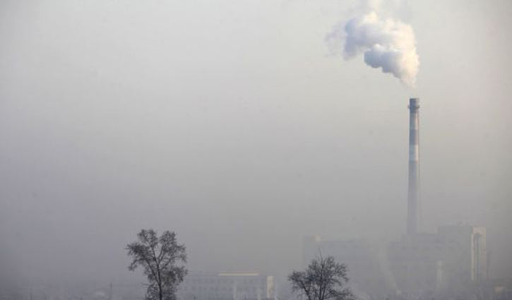 US notifies UN of Paris climate deal pullout