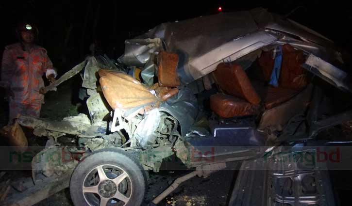 Bus-microbus collision kills 6 in Faridpur