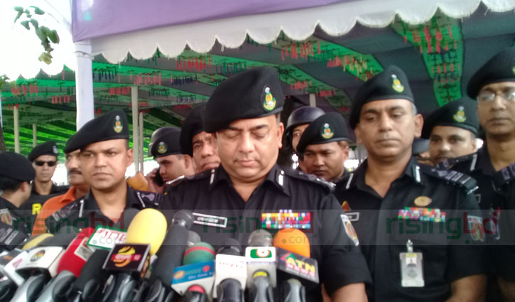 Nothing, but Jay Namaz allowed during Eid prayer