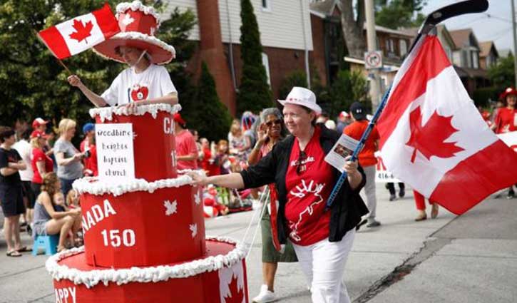 Huge crowds celebrate nation's anniversary in Canada