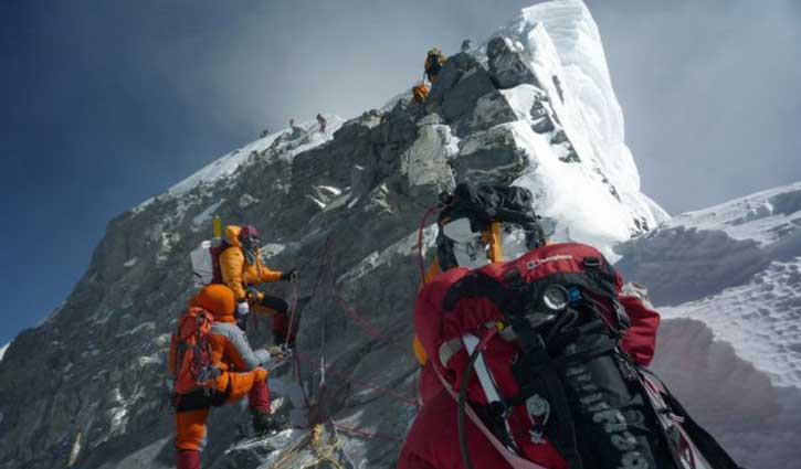 Mount Everest's famous Hillary Step destroyed