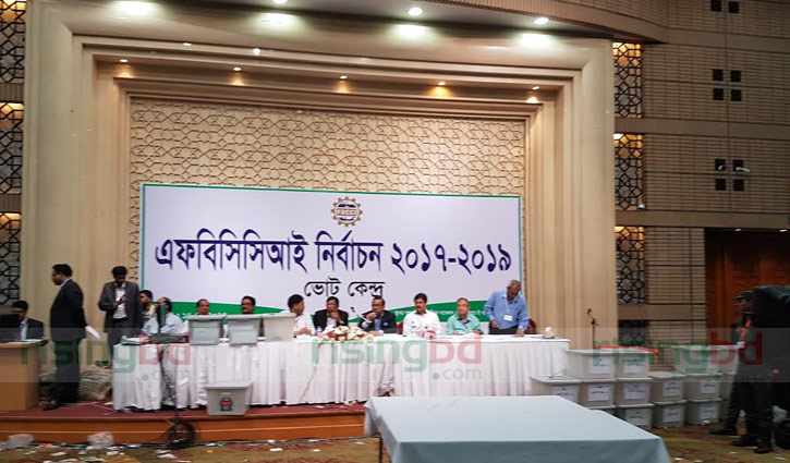 সম্মিলিত গণতান্ত্রিক পরিষদের নিরষ্কুশ জয় সম্মিলিত গণতান্ত্রিক পরিষদের নিরষ্কুশ জয়