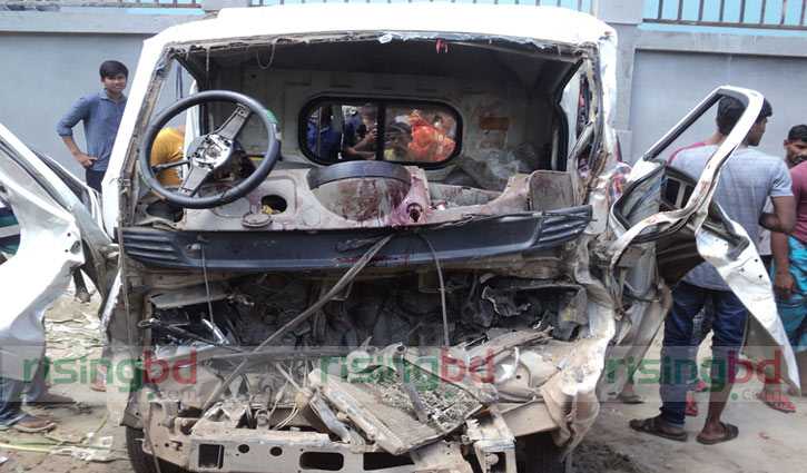 Truck-Leguna collision kills 4 in Kaliakoir
