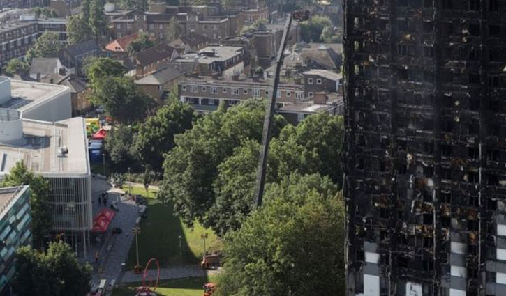 London fire: Death toll rises to 17